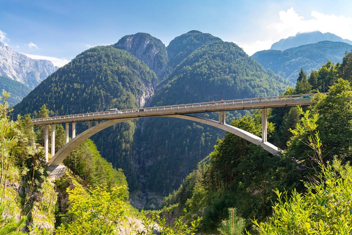 Viadukt v Mlinču čez Mangartski potok